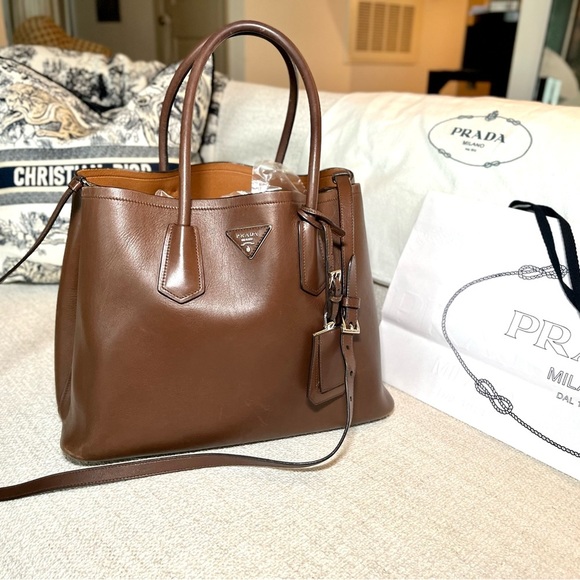 Prada double handle tote bag - Picture 3 of 17